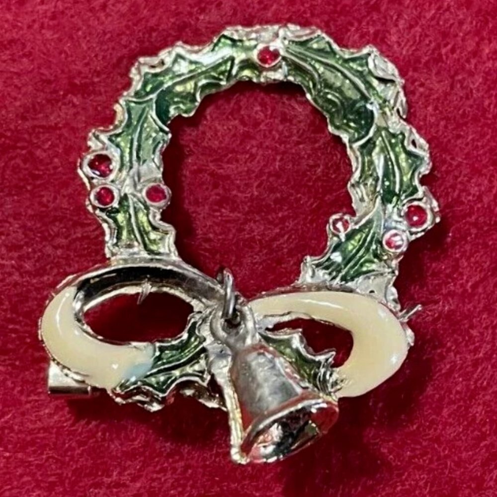 Vintage Christmas Wreath Bow & Swinging Bell Brooch Lapel Pin